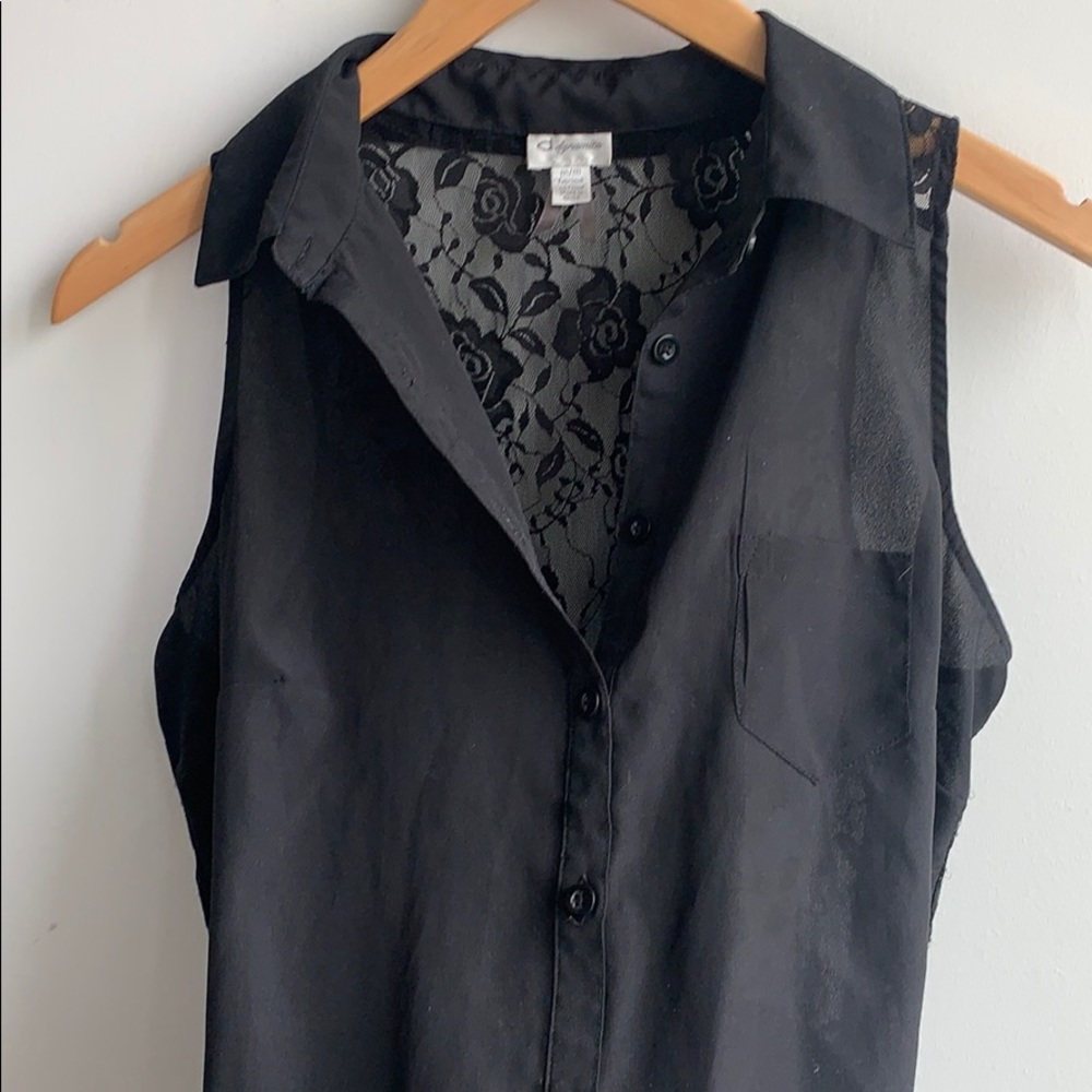 Dynamite Black sleevless shirt with back lace